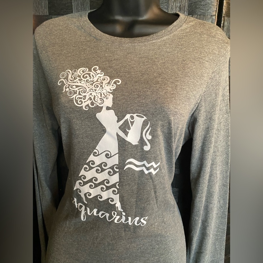Dani Aquarius Woman Long Sleeve Top